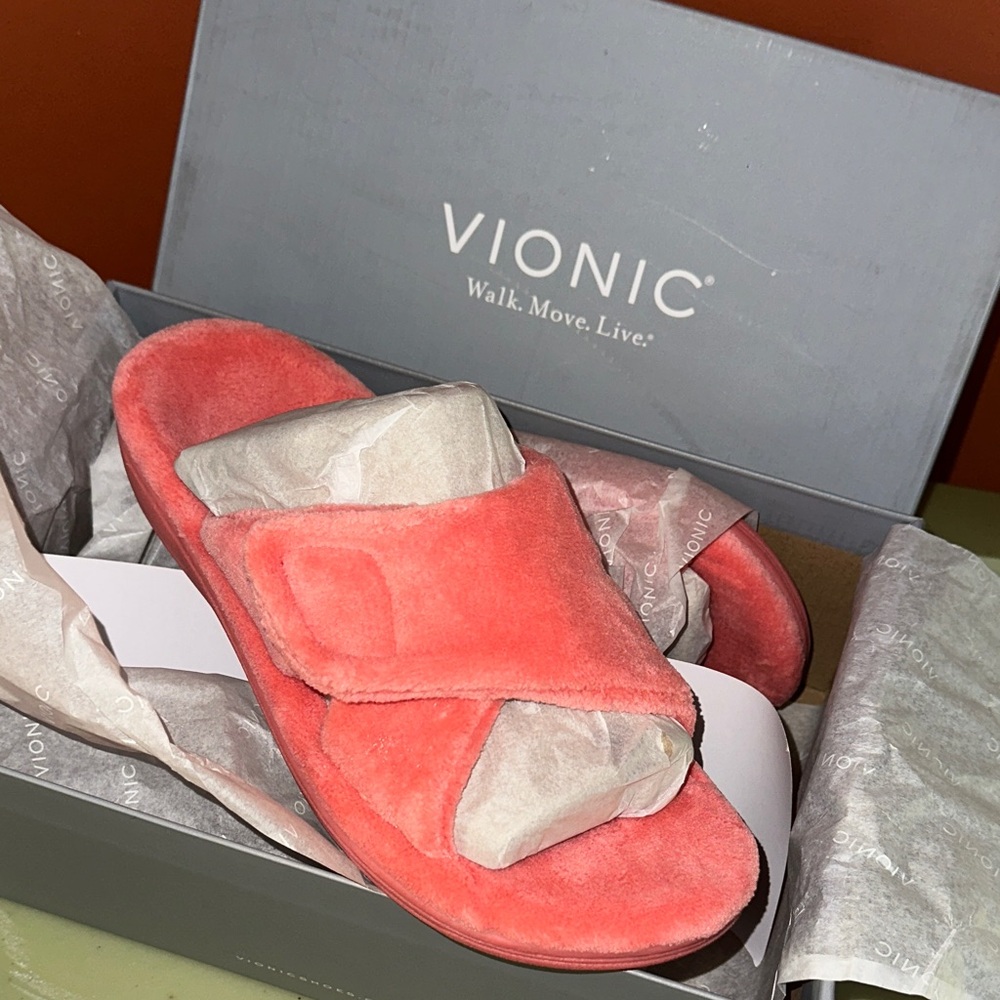 Vionic Women's Vibrant Coral Slippers